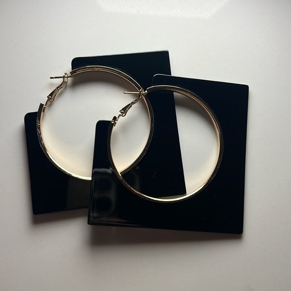 GEOMETRIC Square Earrings - Picture 2 of 6